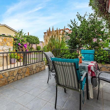 Lovely Apartment In Premantura With Wifi Экстерьер фото