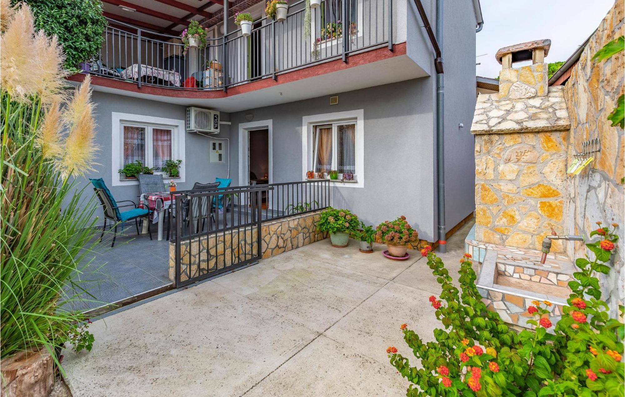Lovely Apartment In Premantura With Wifi Экстерьер фото