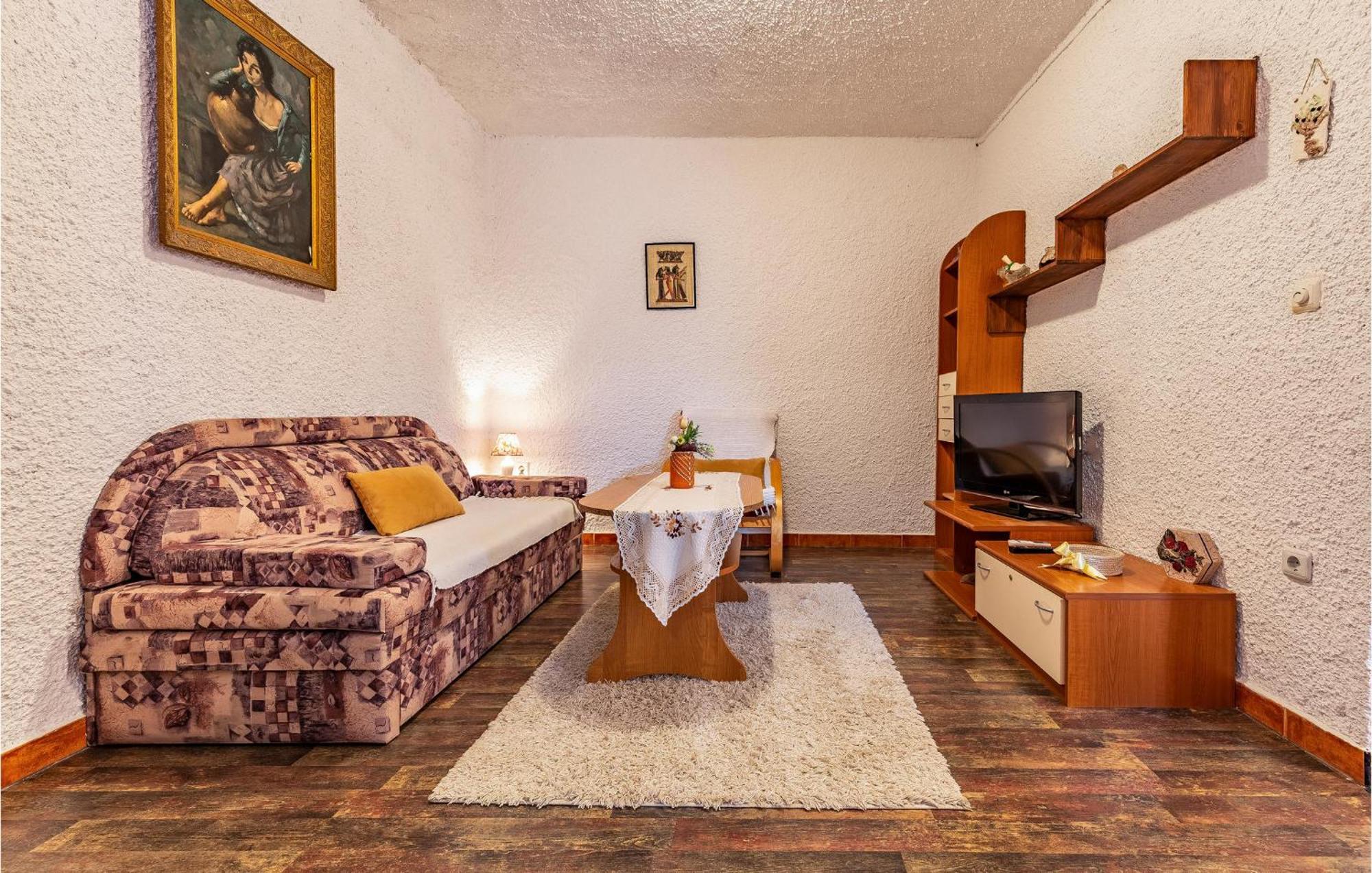 Lovely Apartment In Premantura With Wifi Экстерьер фото